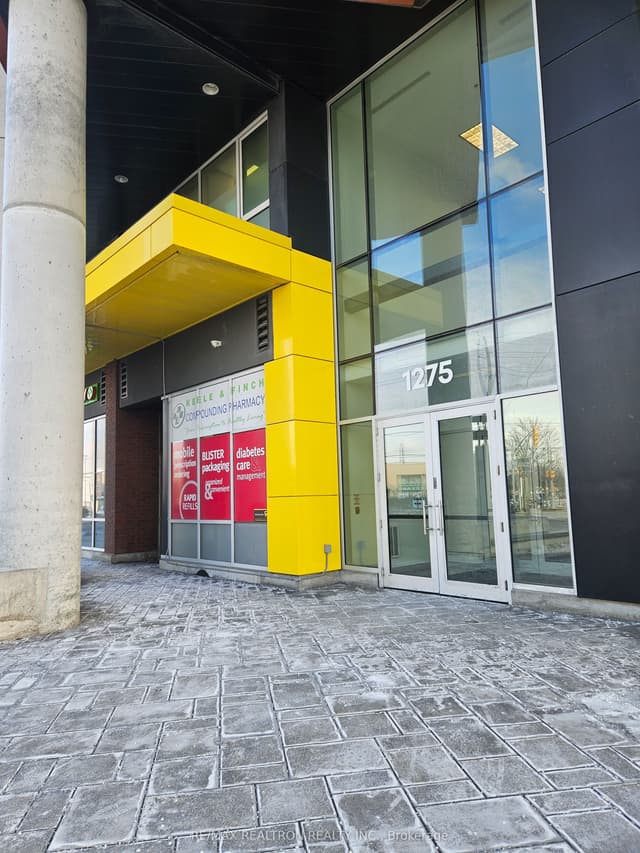 Office at 1275 Finch Avenue W 403, Toronto, ON M3J 0L5, Toronto W05