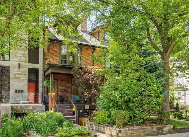 Semi-Detached at 224 Lippincott Street 3, Toronto, ON M5S 2P5, Toronto C01