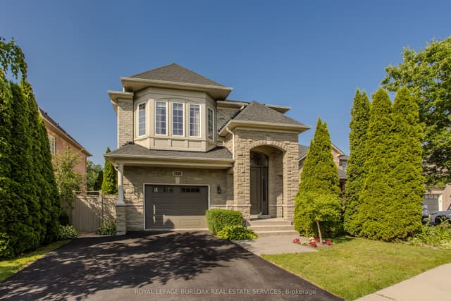 Detached at 2330 Valleyridge Drive, Oakville, ON L6M 5C7