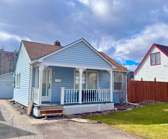 Detached at 305 Crowland Avenue, Welland, ON L3B 1X5