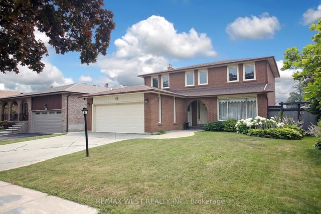 Detached at 540 Louis Drive, Mississauga, ON L5B 2N2