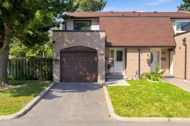 Condo Townhouse at 11 Livonia Place 32, Toronto, ON M1E 4W5, Toronto E09
