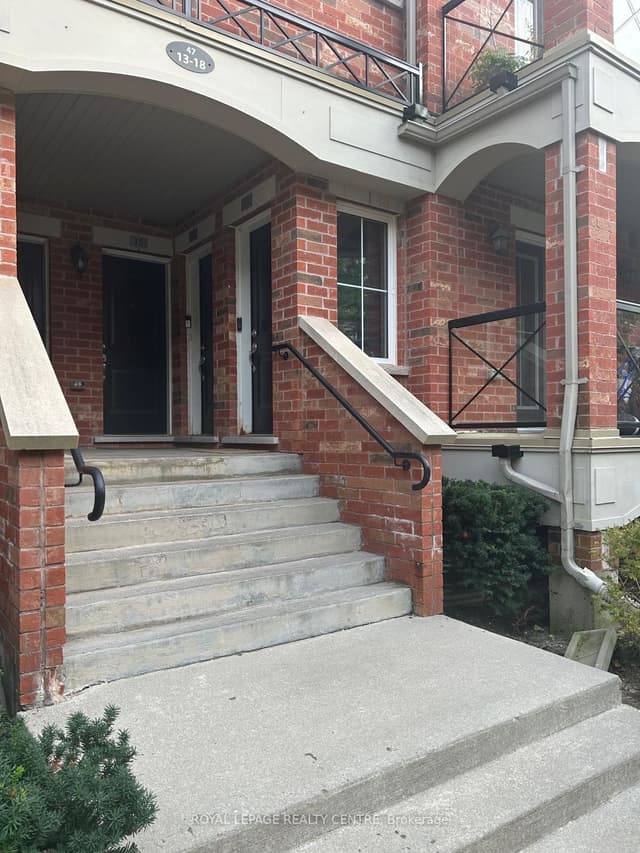 Condo Townhouse at 47 Hays Boulevard 13, Oakville, ON L6H 0J1