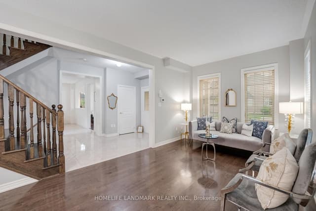 Detached at 298 West Lawn Crescent, Whitchurch-Stouffville, ON L4A 1X3