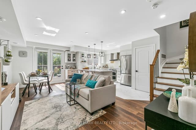 Condo Townhouse at 19 Hays Boulevard 5, Oakville, ON L6H 0H8