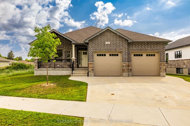 Detached at 335 6th Avenue W, Owen Sound, ON N4K 0E4