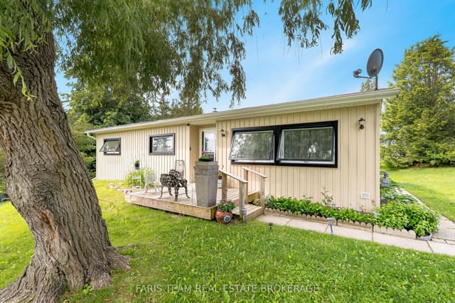 Detached at 21 Hawthorne Drive, Innisfil, ON L9S 1P7