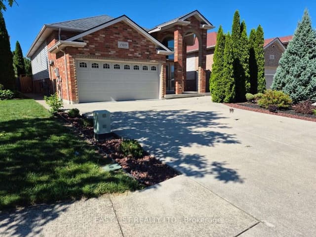Detached at 1589 Meridian Street, Windsor, ON N9G 3E7