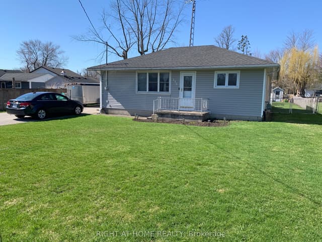 Detached at 176 KING Street, Southwest Middlesex, ON N0L 1M0