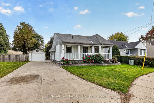 Detached at 830 Maple Avenue, Woodstock, ON N4S 2A6