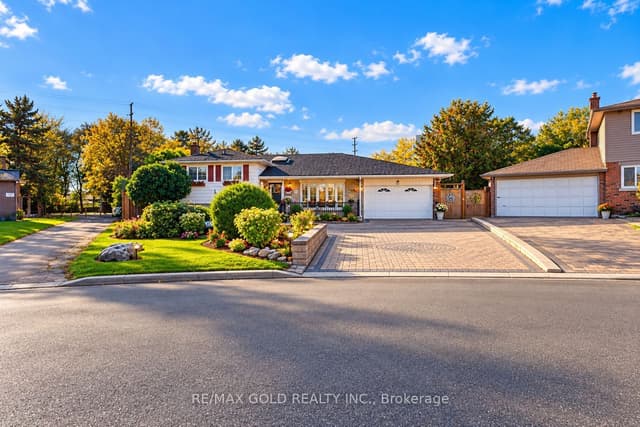 Detached at 8 EASTON Place, Brampton, ON L6T 2A7