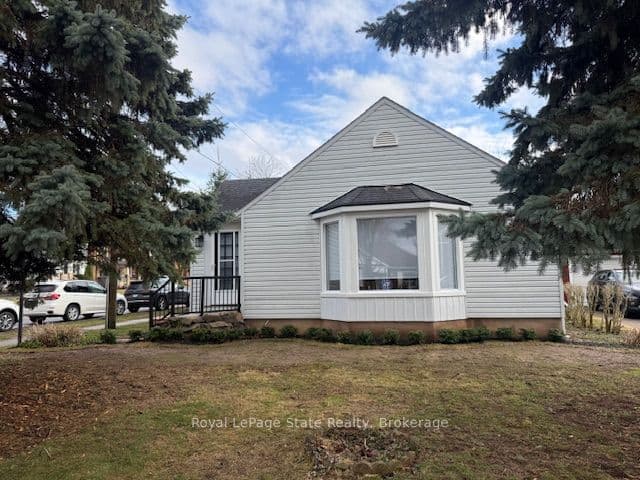 Detached at 6988 High Street, Niagara Falls, ON L2G 1N9