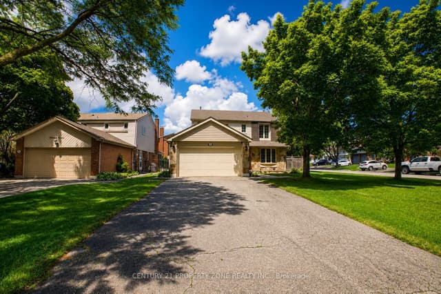 Detached at 27 Madrid Crescent N, Brampton, ON L6S 2X5