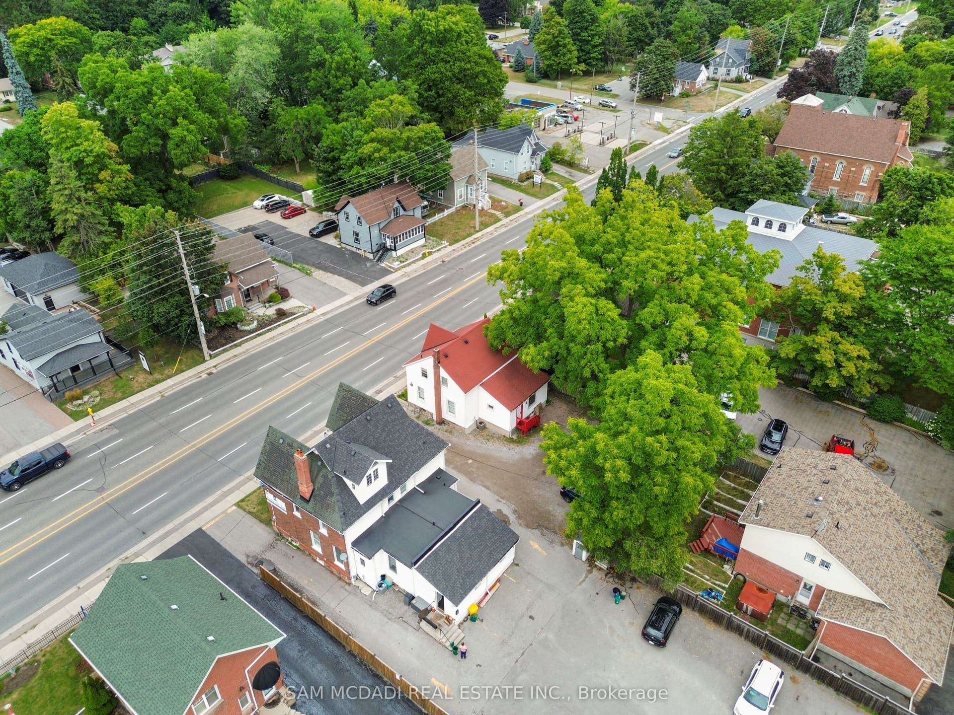 571 Kingston Rd W, 571 Kingston Rd W