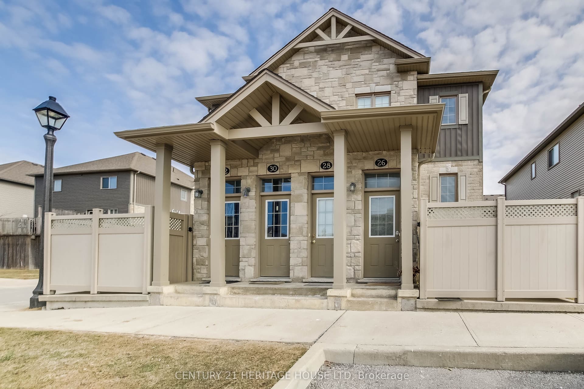 Suite 28, Unit 28 · 3200 Singleton Ave