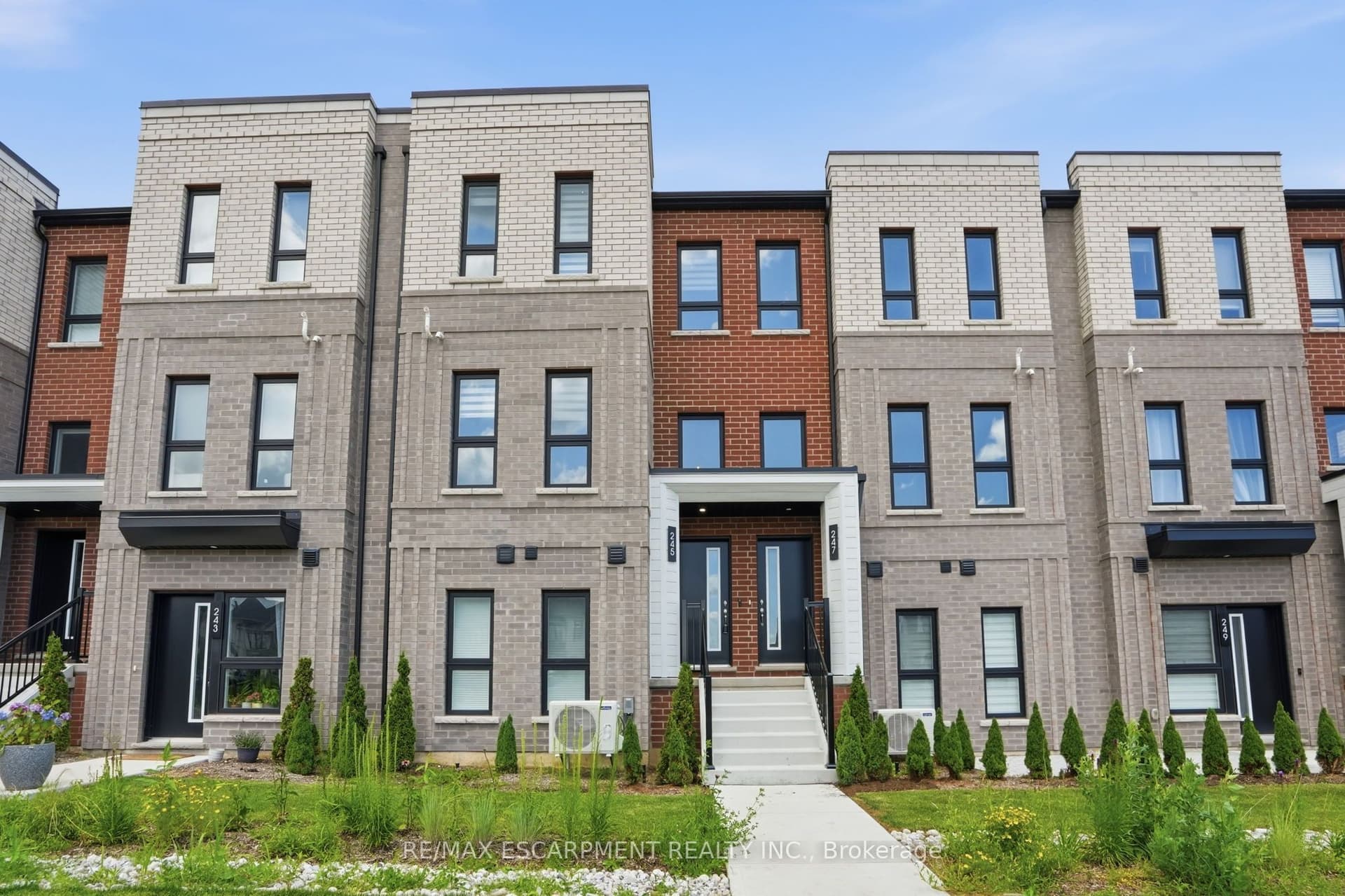 245 Burke St, 245 Burke St