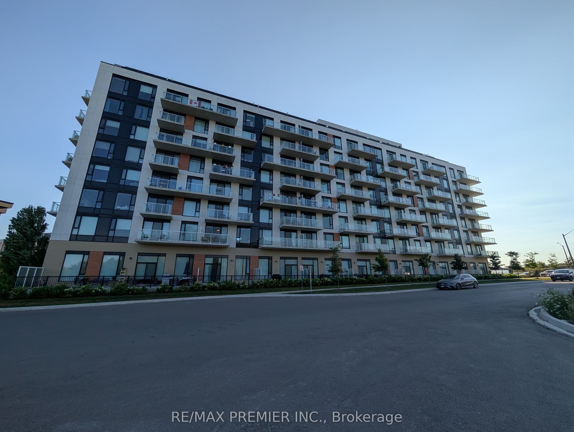 Suite 811 · Floor 8, Unit 811 · 6 David Eyer Rd