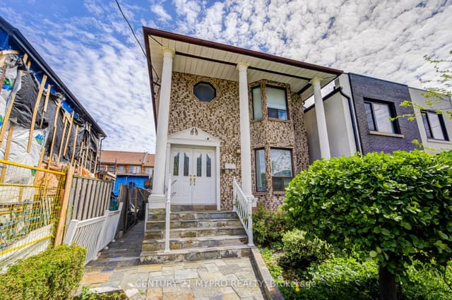 Detached at 211 Bellwoods Avenue, Toronto, ON M6J 2R2, Toronto C01
