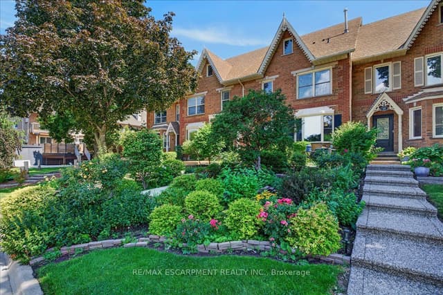 Att/Row/Townhouse at 52 Sunvale Place, Hamilton, ON L8E 4Z7