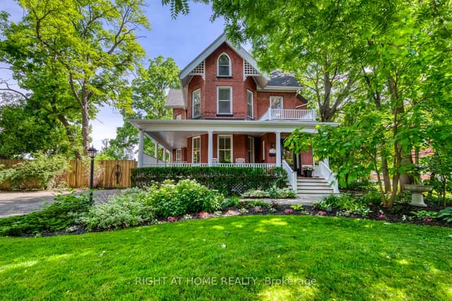 Detached at 118 Main Street S, Brampton, ON L6W 2C8
