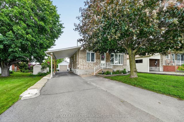 Detached at 824 Alice Street, Cornwall, ON K6H 4S6