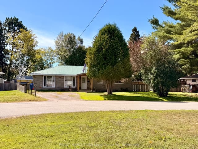 Detached at 5 Ralph Place, North Bay, ON P1A 1L3