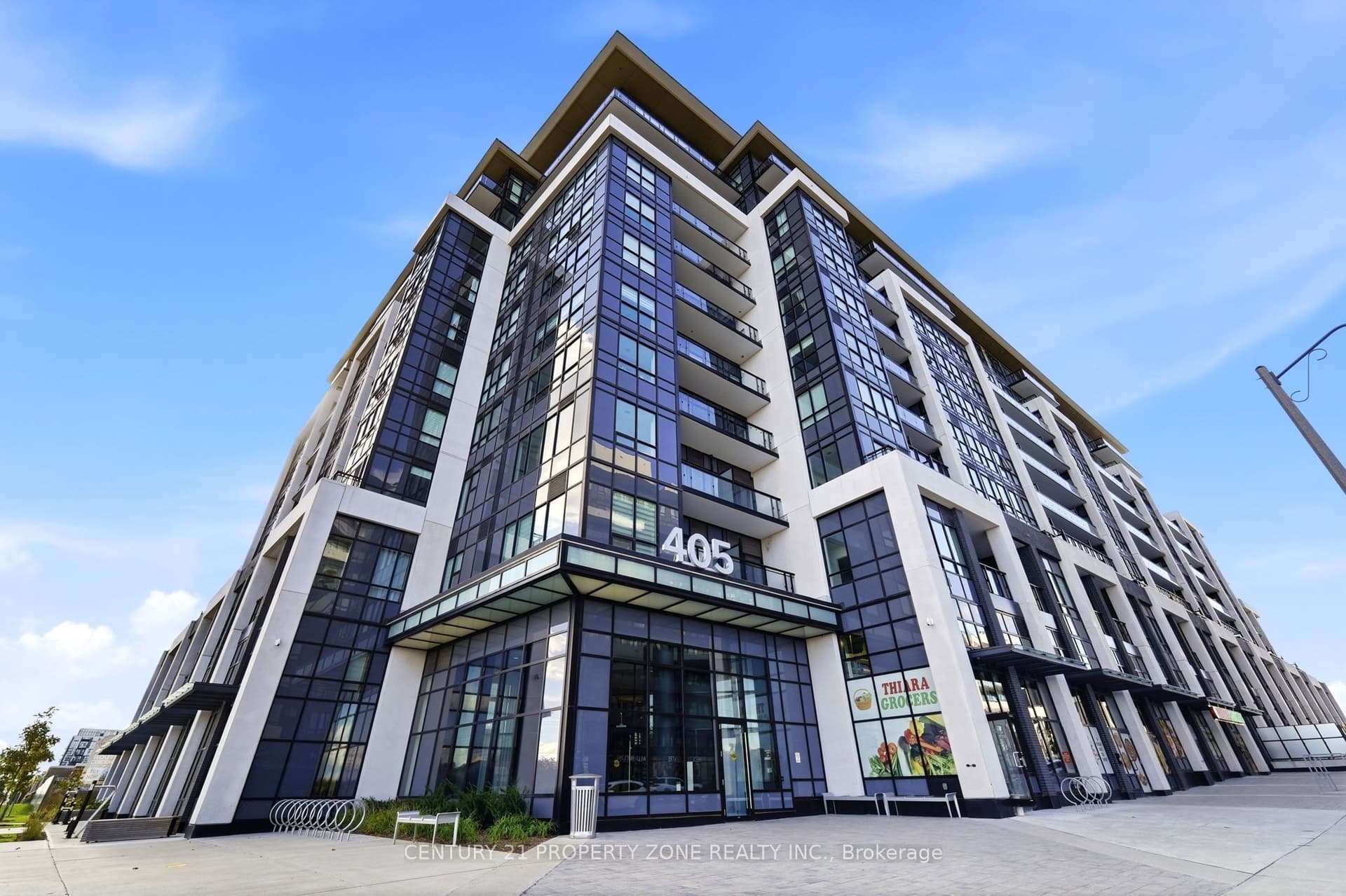 Suite 719 · Floor 7, Unit 719 · 405 Dundas St W