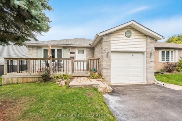 Detached at 24 Laurie Crescent, Barrie, ON L4M 6C7