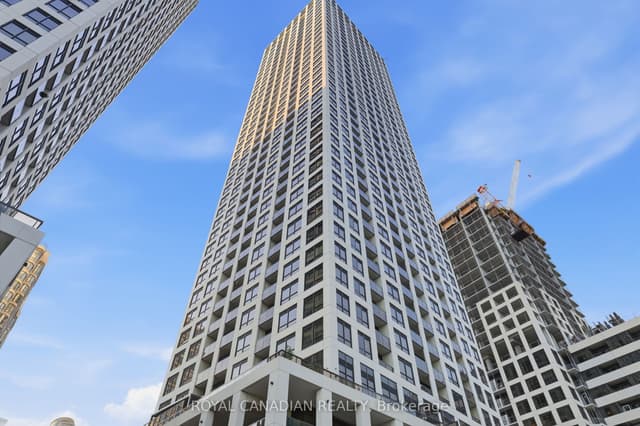 Condo Apartment at 30 Elm Drive W PH 02, Mississauga, ON L5B 0N6