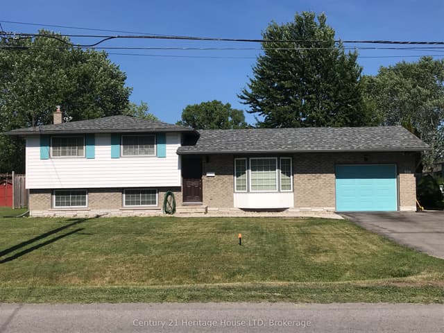 Detached at 938 Ferndale Avenue, Fort Erie, ON L2A 5S8