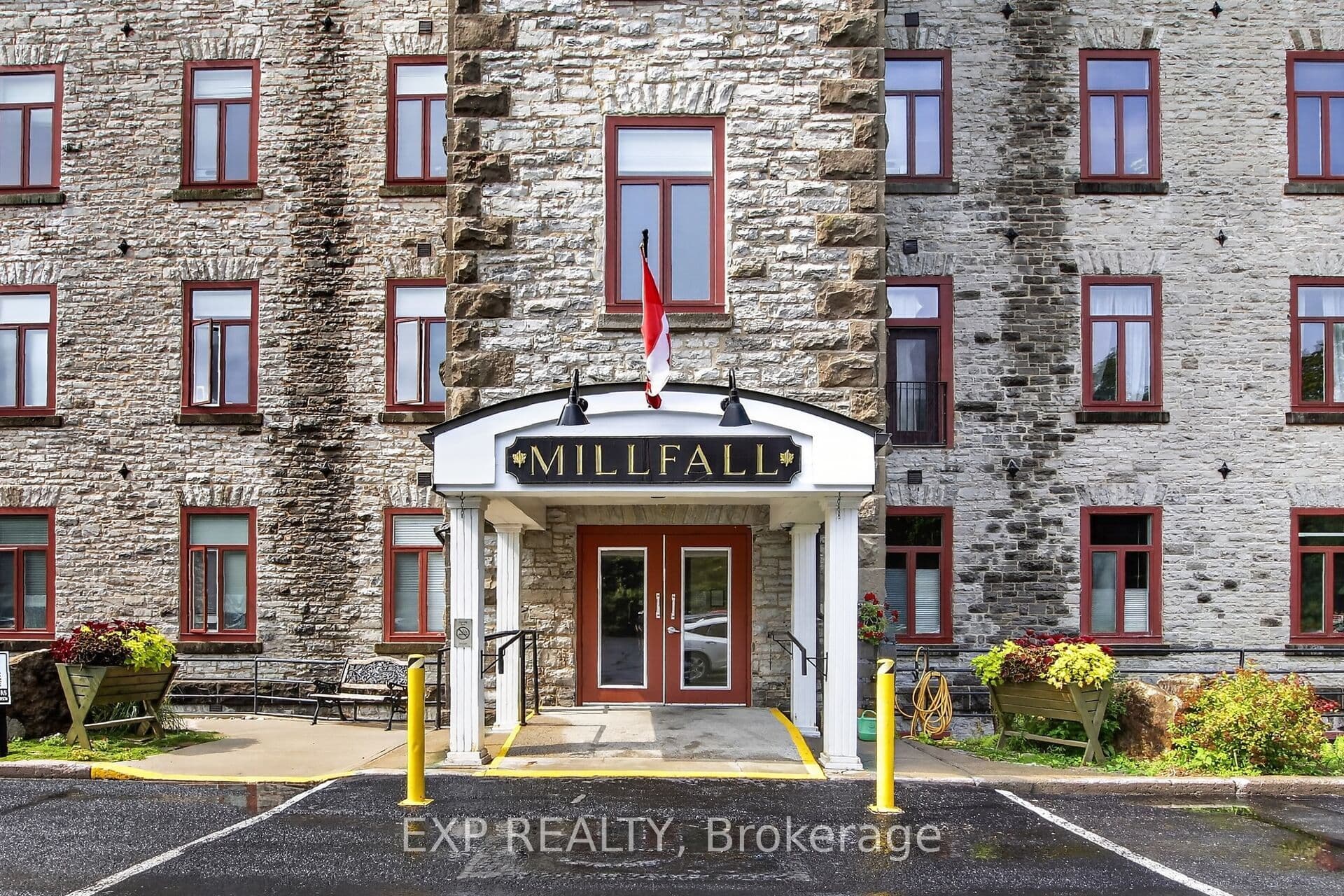 Suite 405 · Floor 4, Unit 405 · 1 Rosamond St E