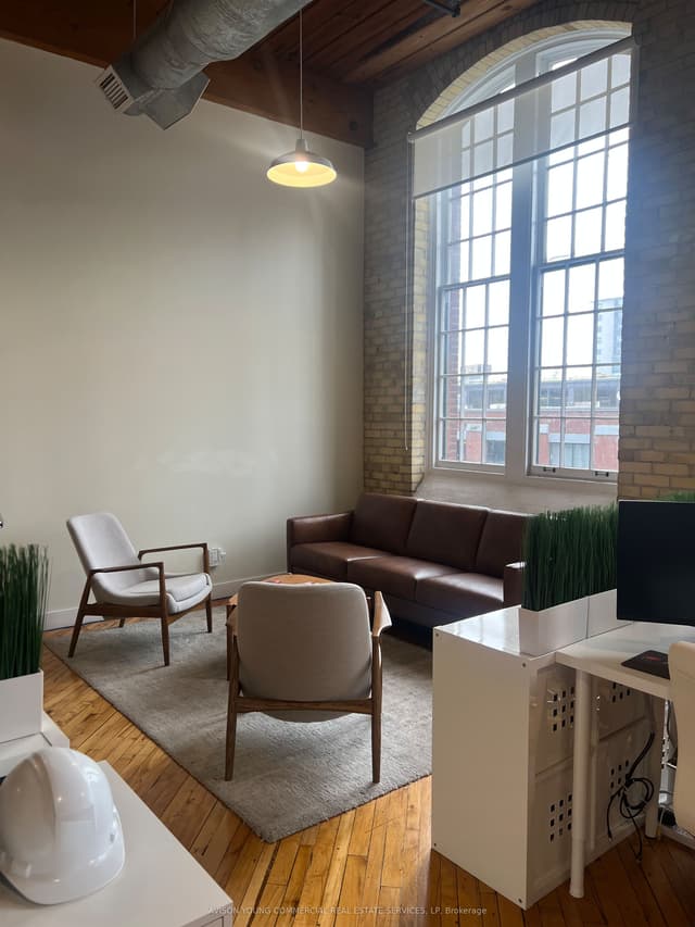Office at 67 Mowat Avenue, Toronto, ON M6K 3E3, Toronto W01