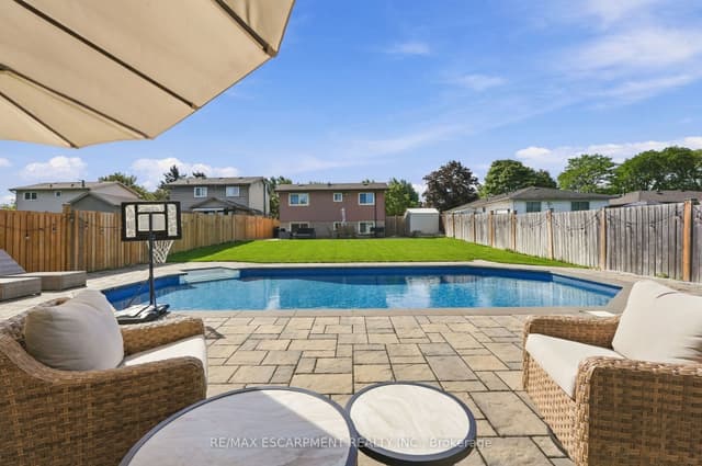 Detached at 95 Chilton Drive, Hamilton, ON L8J 1L8