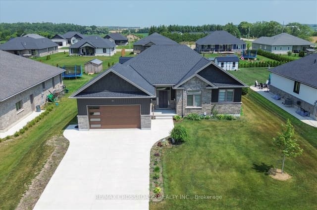Detached at 11 Mctavish Crescent, Huron-Kinloss, ON N0G 2R0