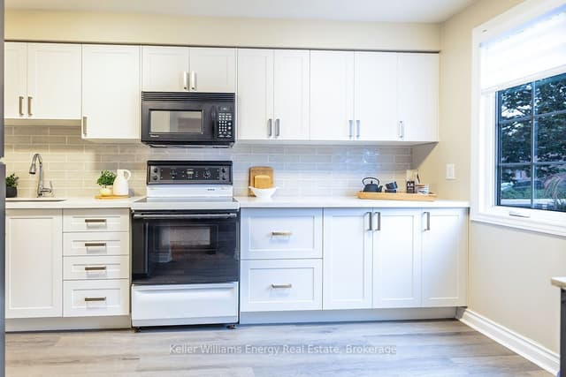 Link at 340 Pompano Court, Oshawa, ON L1K 1M9
