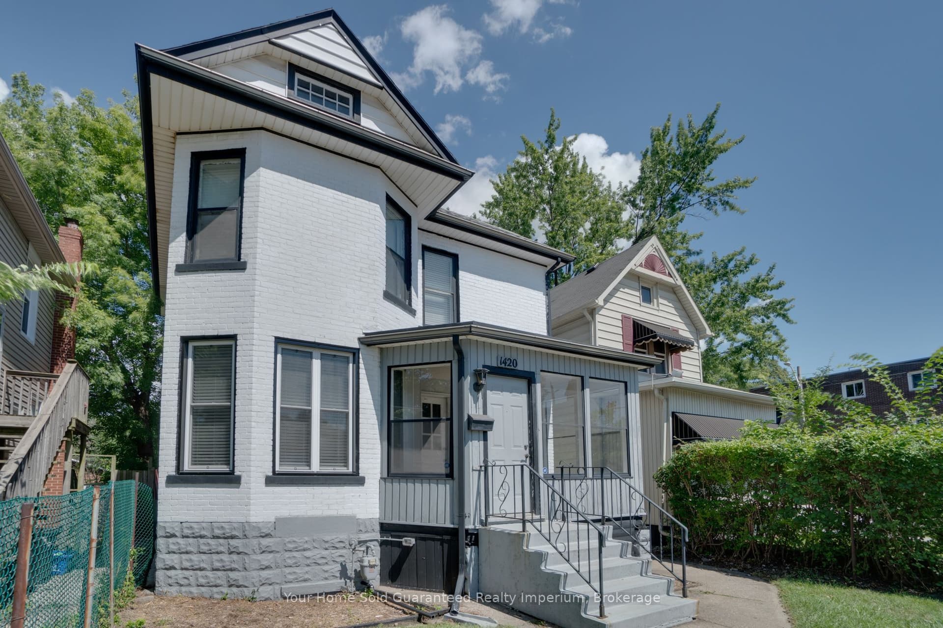 1420 University Ave W