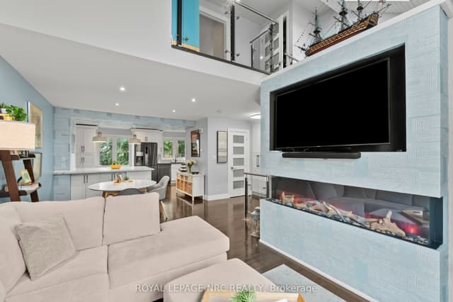 Condo Townhouse at 178 Scott Street 15, St. Catharines, ON L2N 6Y5