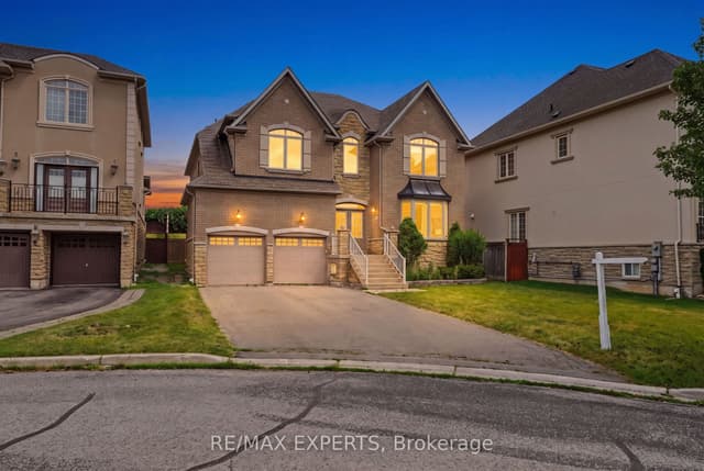 Detached at 12 Sweet Valerie Court, Vaughan, ON L6A 0C6