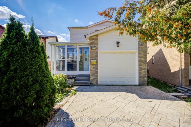 Detached at 4066 Wycliffe Way, Mississauga, ON L5C 3S1