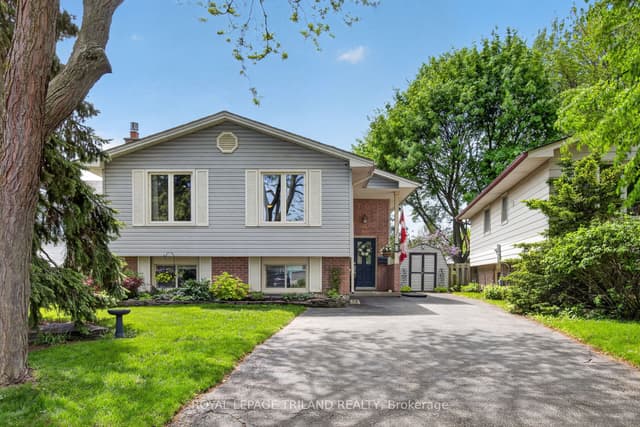 Detached at 31 Beechbank Crescent, London South, ON N6E 2N9