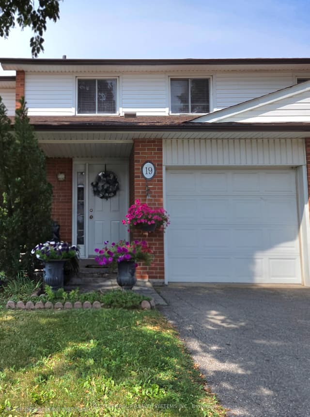 Condo Townhouse at 2380 Bromsgrove Road 19, Mississauga, ON L5J 4E6