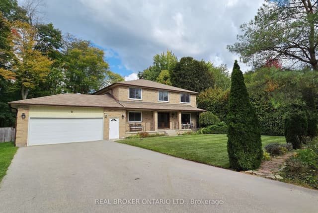 Detached at 2 Amberglen Court, East Gwillimbury, ON L9N 1J6