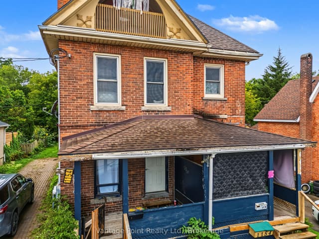 Triplex at 1154 2nd Avenue W, Owen Sound, ON N4K 4N2