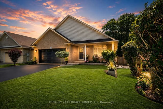 Detached at 546 Jerseyville Road W, Hamilton, ON L9G 3L5