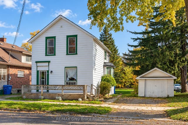 Detached at 213 Victoria Street, Shelburne, ON L9V 2Y1