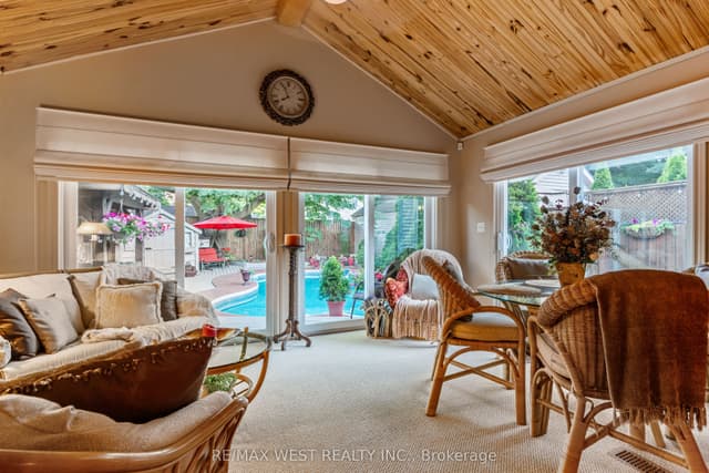Detached at 560 Peel Street, Woodstock, ON N4S 1K4