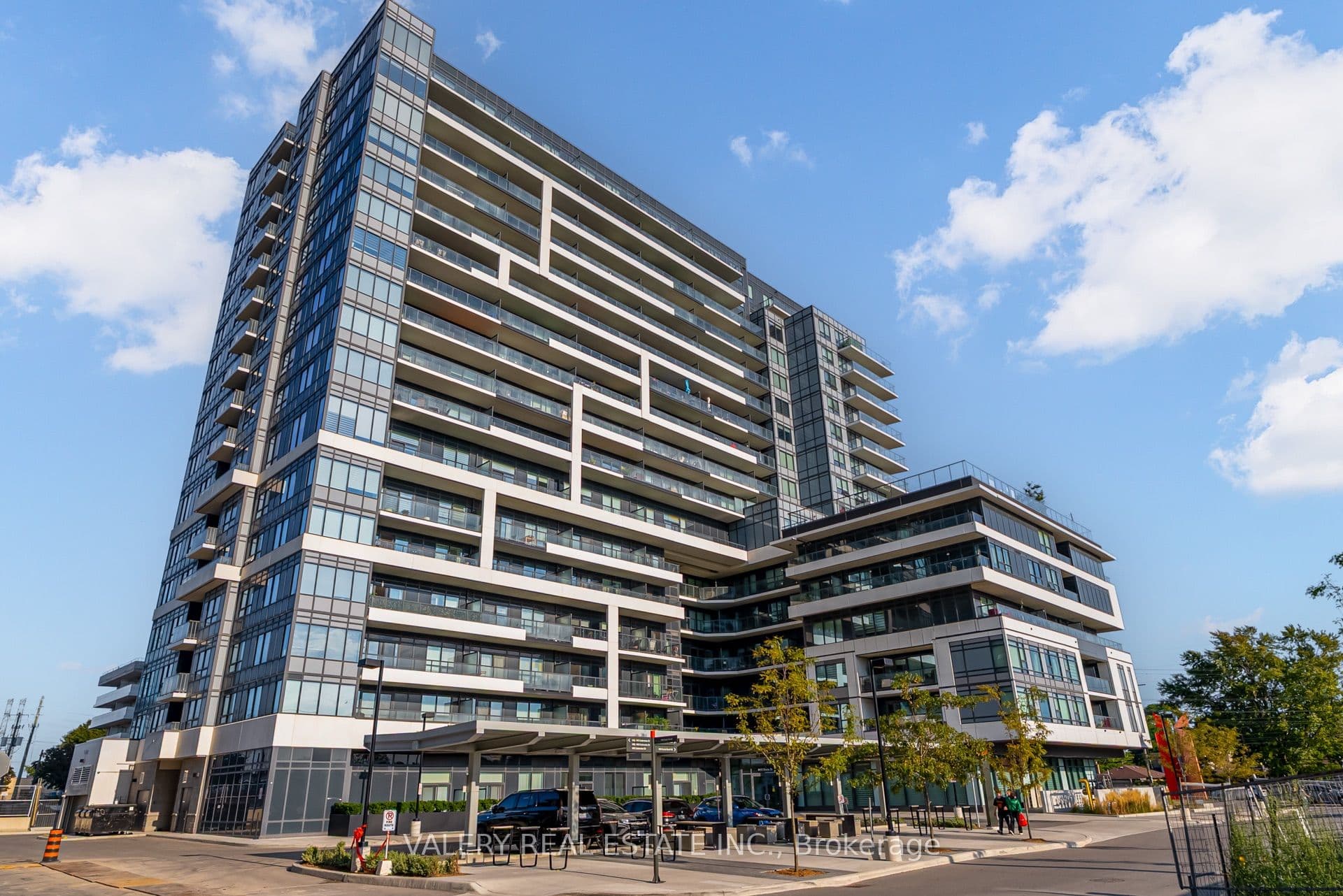 Suite 708 · Floor 7, Unit 708 · 1480 Bayly St