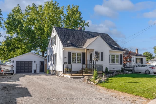 Detached at 4 Manor Road, St. Catharines, ON L2N 3B5