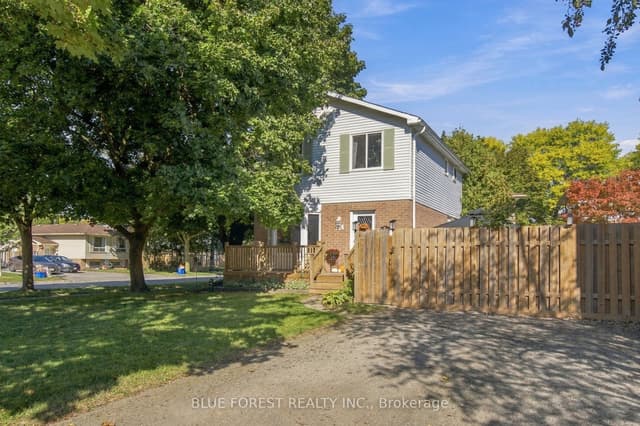 Detached at 114 HEARTHSIDE Place, London East, ON N5V 3N1