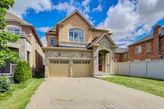 Detached at 226 Gibson Circle, Bradford West Gwillimbury, ON L3Z 0X1